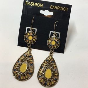 🔴 Tear Drop Dangle Earrings